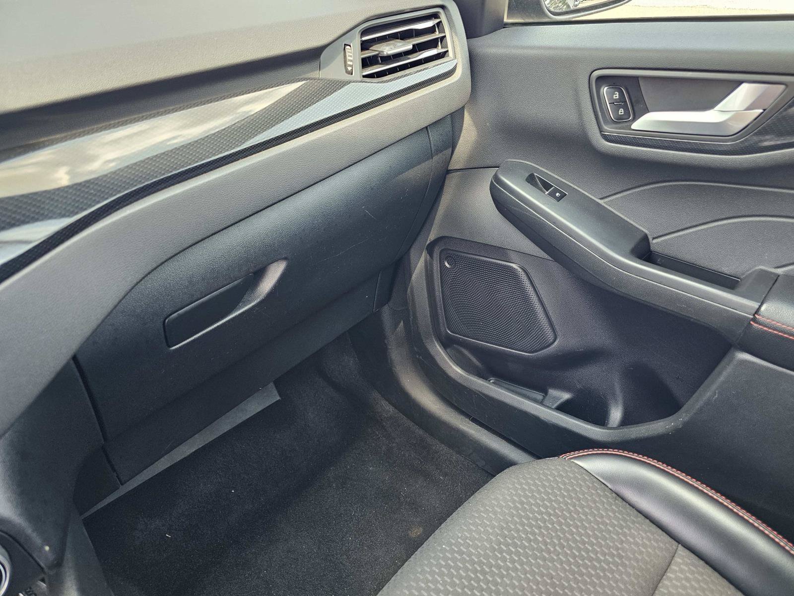 2024 Ford Escape ST-Line - Photo 27