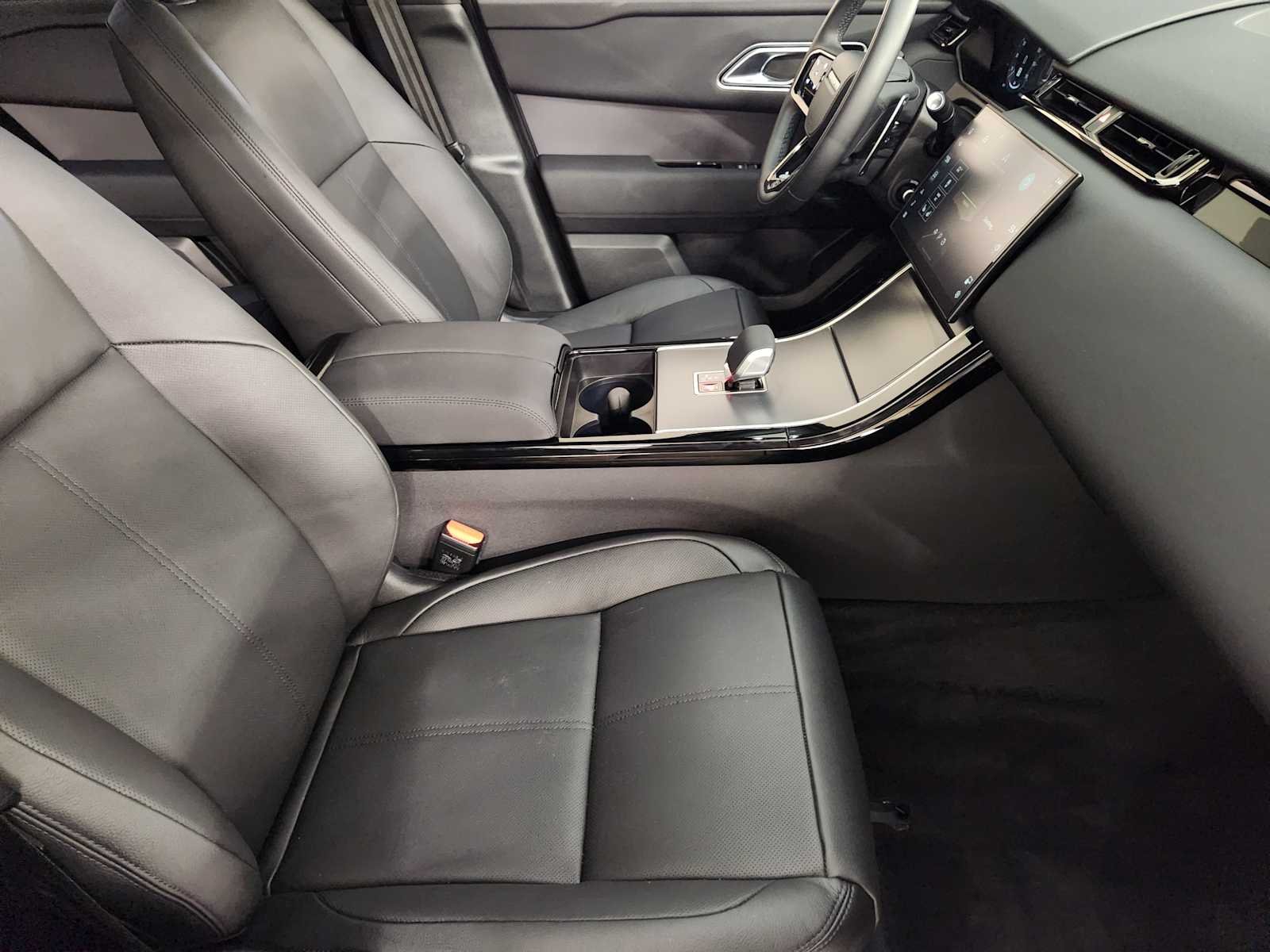 Used 2026 Fuji White Land Rover S image 3