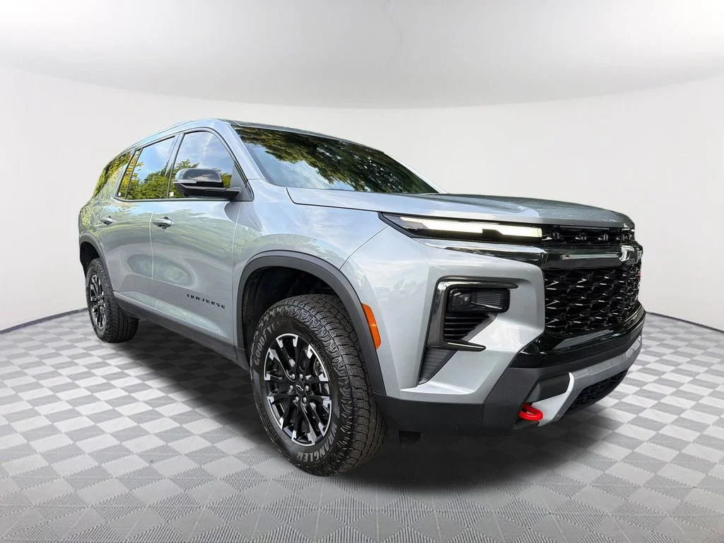 Used 2026 Gray Chevrolet Z71 image 3