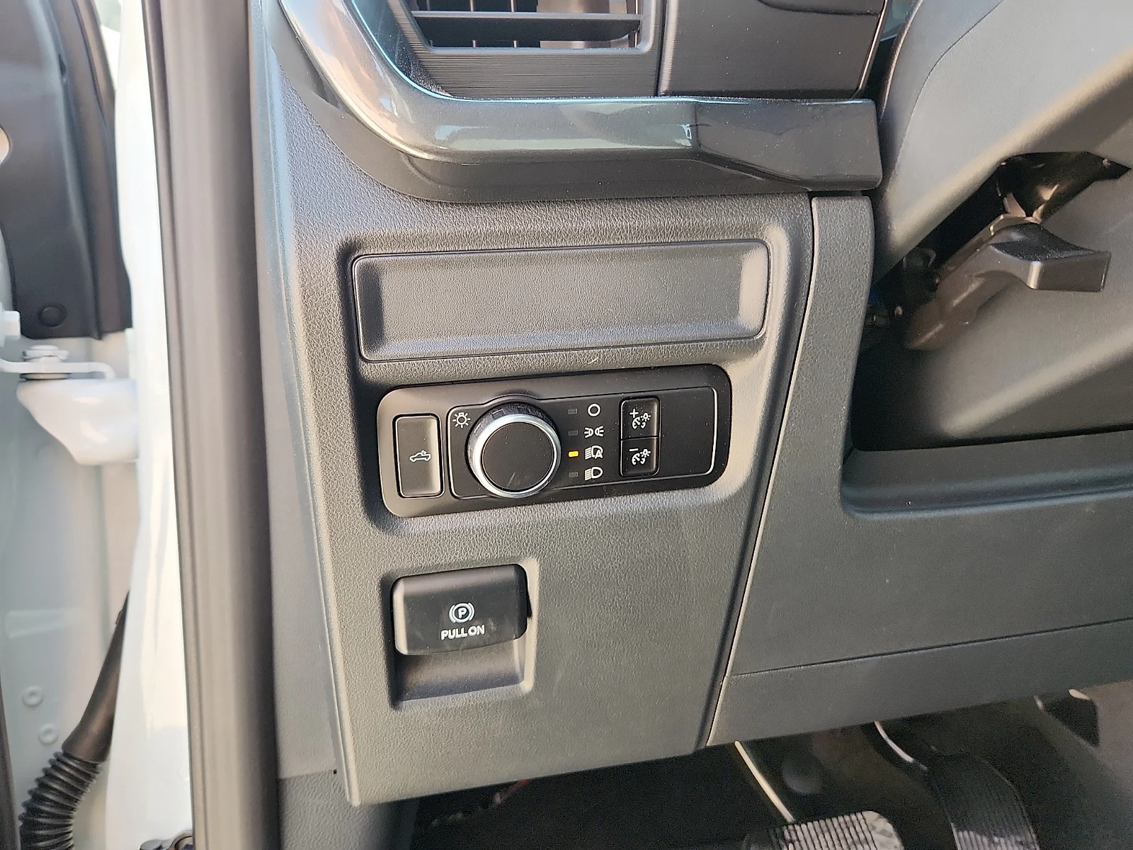 New 2026 Oxford White Ford STX image 16