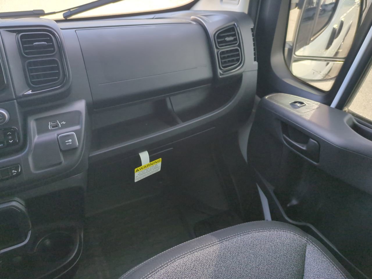 New 2026 Bright White Clearcoat RAM Tradesman image 16
