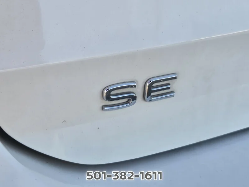 Used 2023 Pure White Volkswagen SE FWD image 14