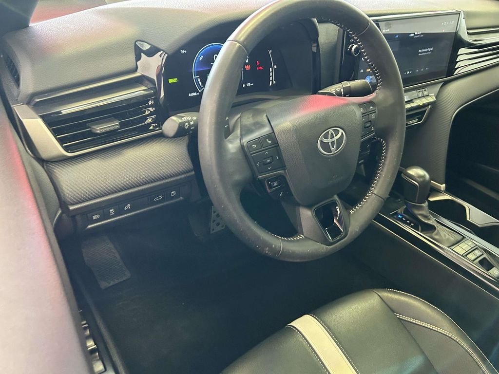 Certified Used 2025  Toyota SE image 13