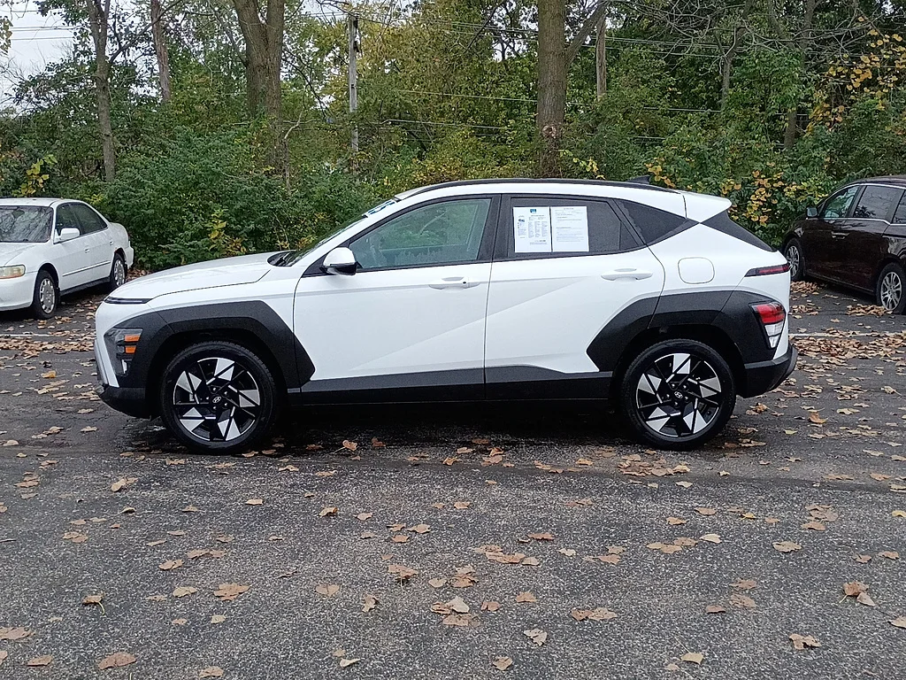 Used 2025 Atlas White Hyundai SEL image 6