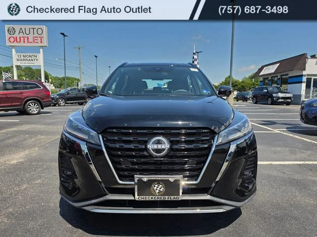 Used 2023 Super Black Nissan SR image 12