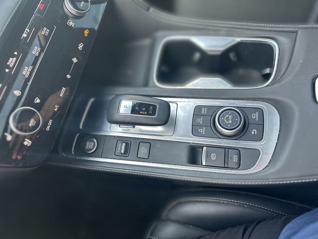 Used 2023 Silver INFINITI LUXE image 23
