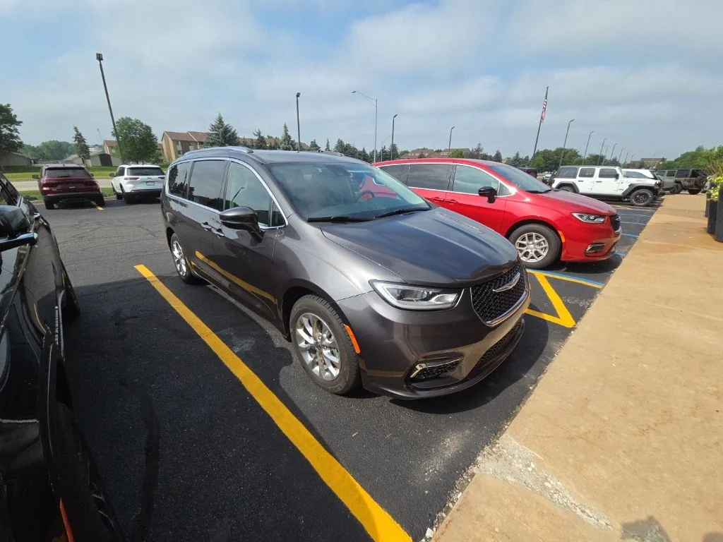 Used 2021 Gray Chrysler Touring L image 2