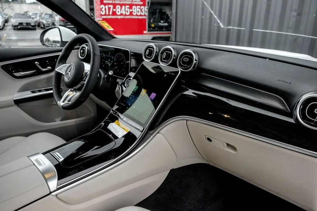 Certified Used 2026 Polar White Mercedes-Benz GLC 300 image 20