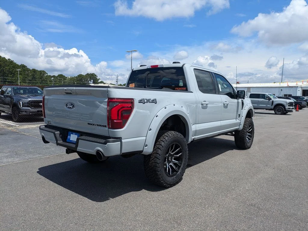 New 2026 Avalanche Ford Lariat image 4