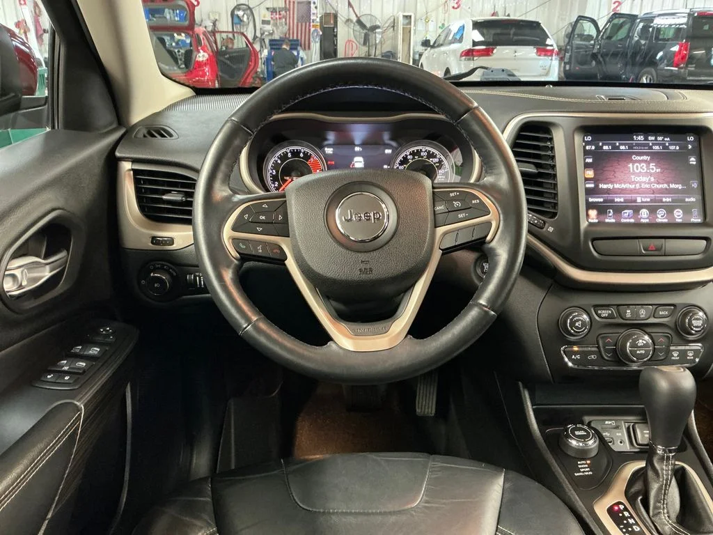 Used 2016 Red Jeep Limited image 17