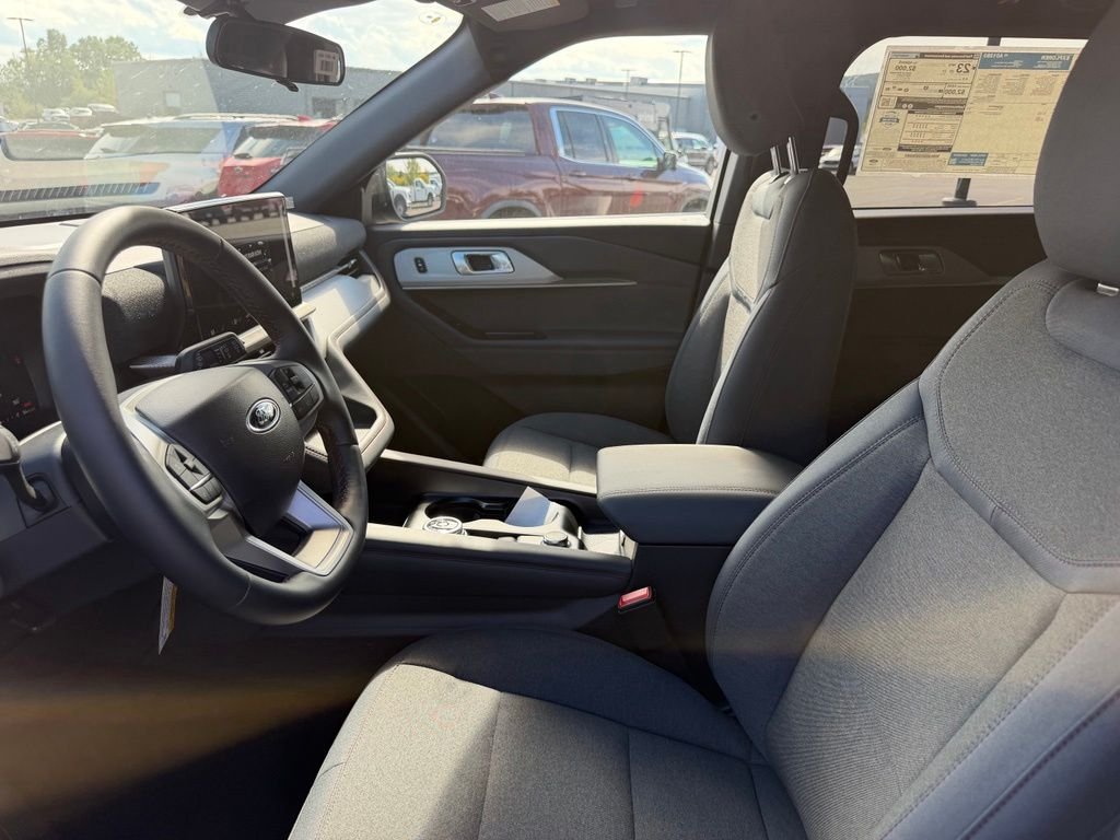 New 2027 Carbonized Gray Metallic Ford Active image 6
