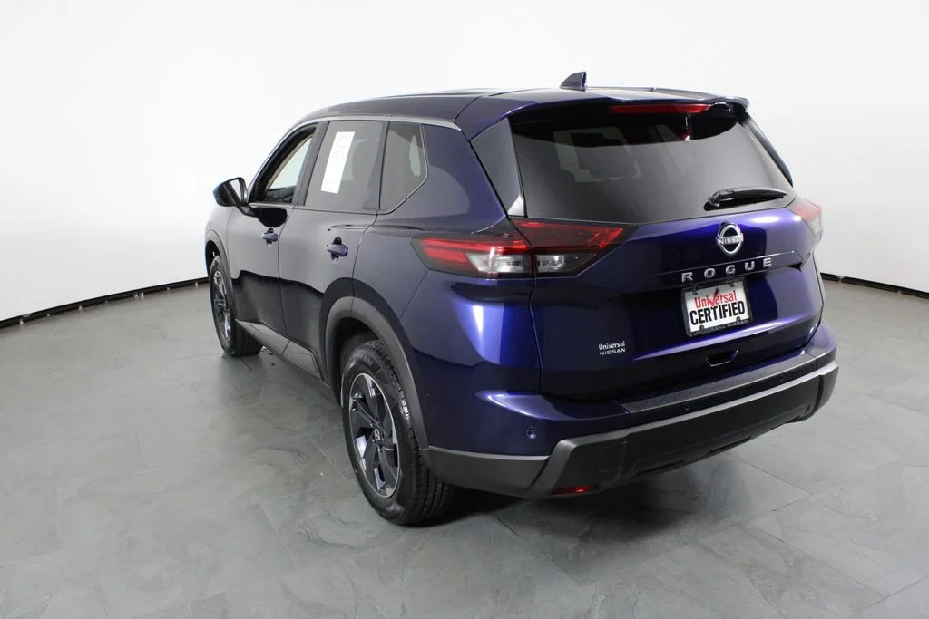 2025 Nissan Rogue SV - Photo 16