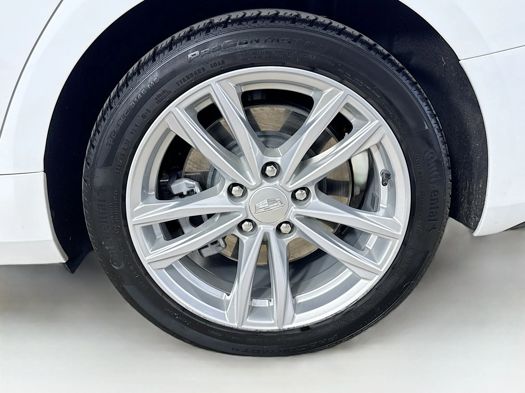 Used 2023 Summit White Cadillac Luxury image 31