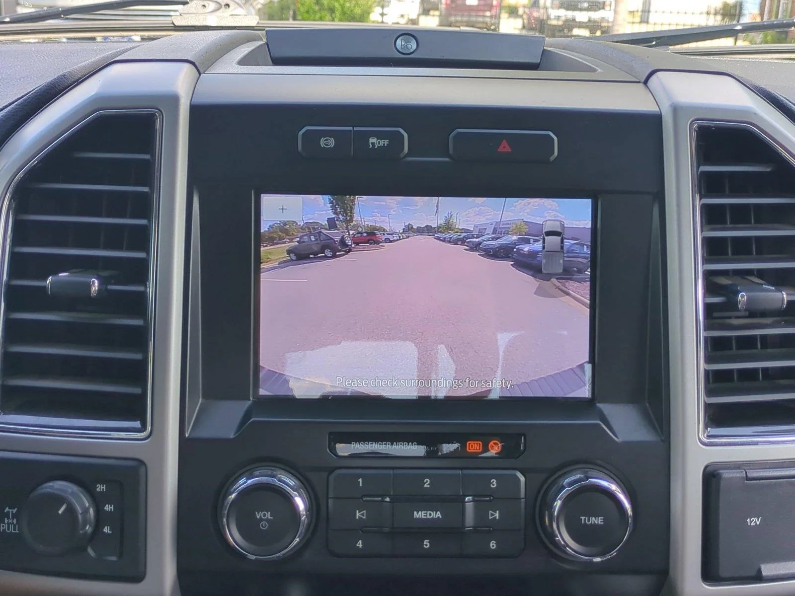 Used 2021 Oxford White Ford Lariat image 25