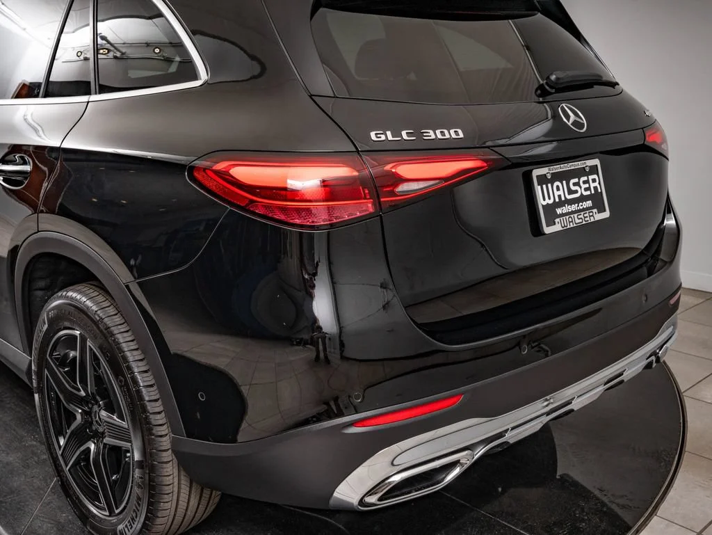 New 2026 Black Mercedes-Benz GLC 300 image 20