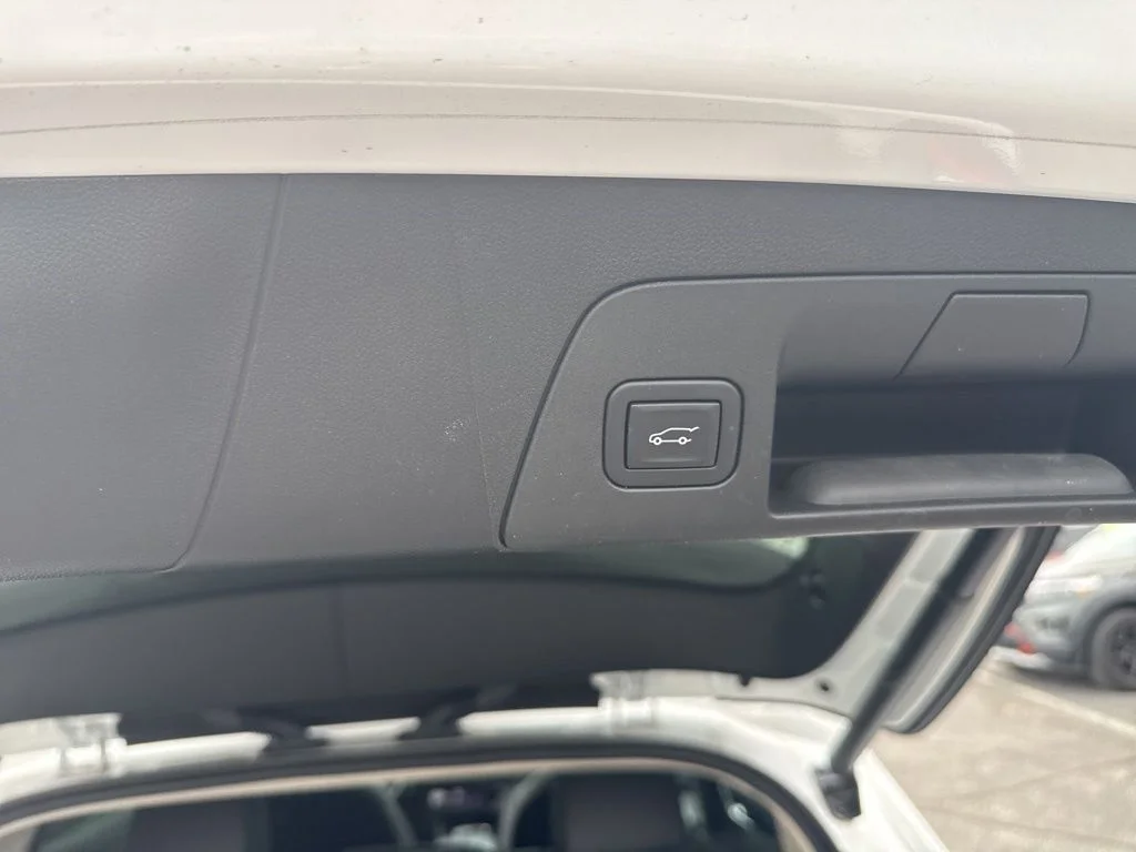 Used 2023 White Buick Essence image 29