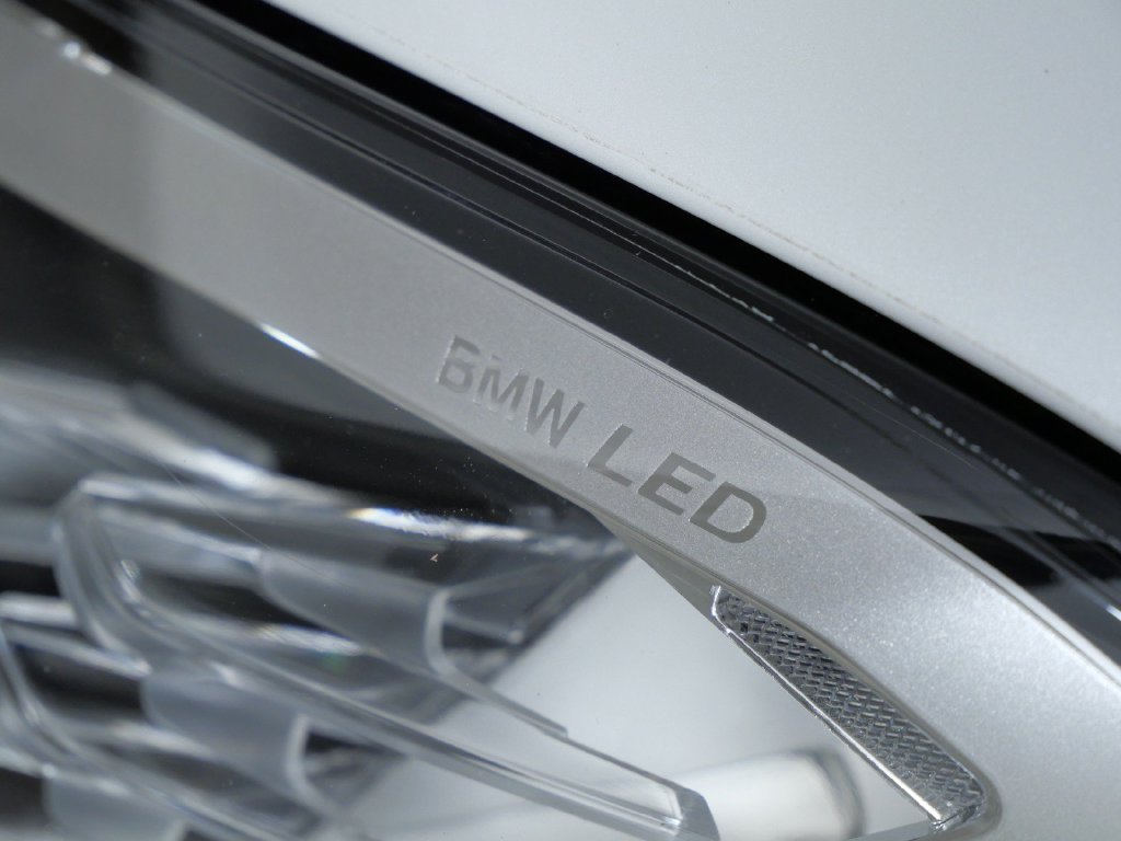 Certified Used 2023 Mineral White Metallic BMW M440i xDrive image 5