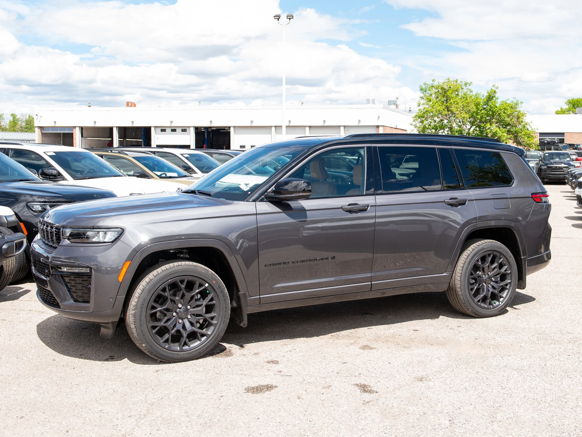 New 2026 Grey Jeep Summit* image 3