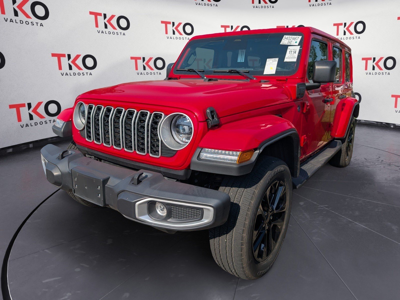 Used 2025 Firecracker Red Clearcoat Jeep Sahara image 5