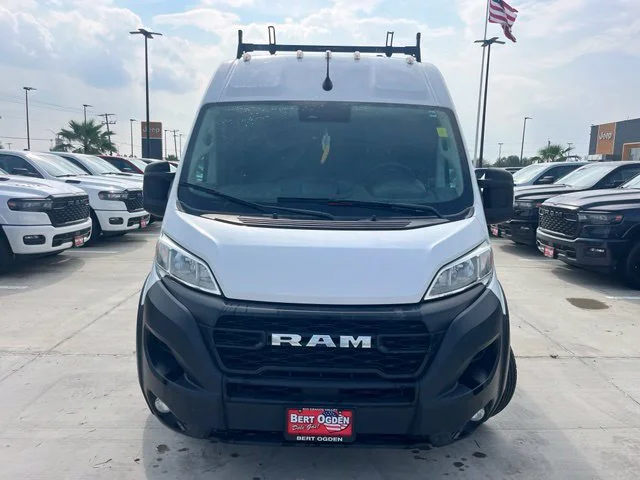 Used 2023 White Ram Base image 2