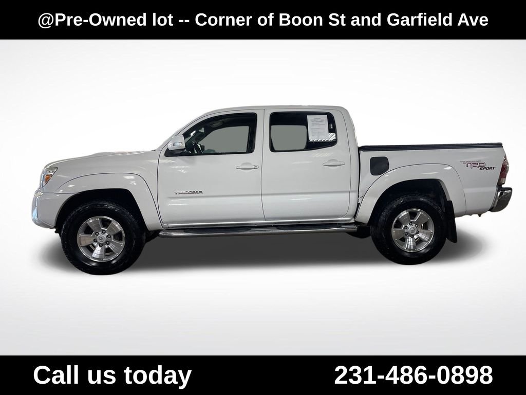 Used 2013 White Toyota Base image 2