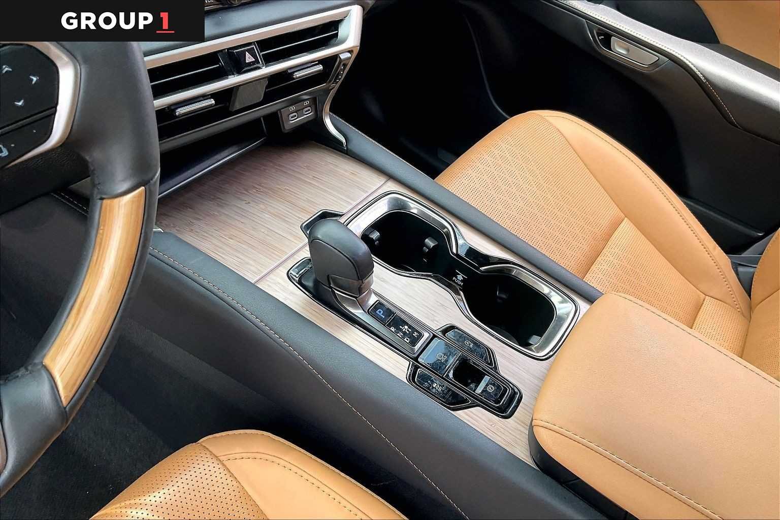 Used 2024 Eminent White Pearl Lexus Premium Plus image 14