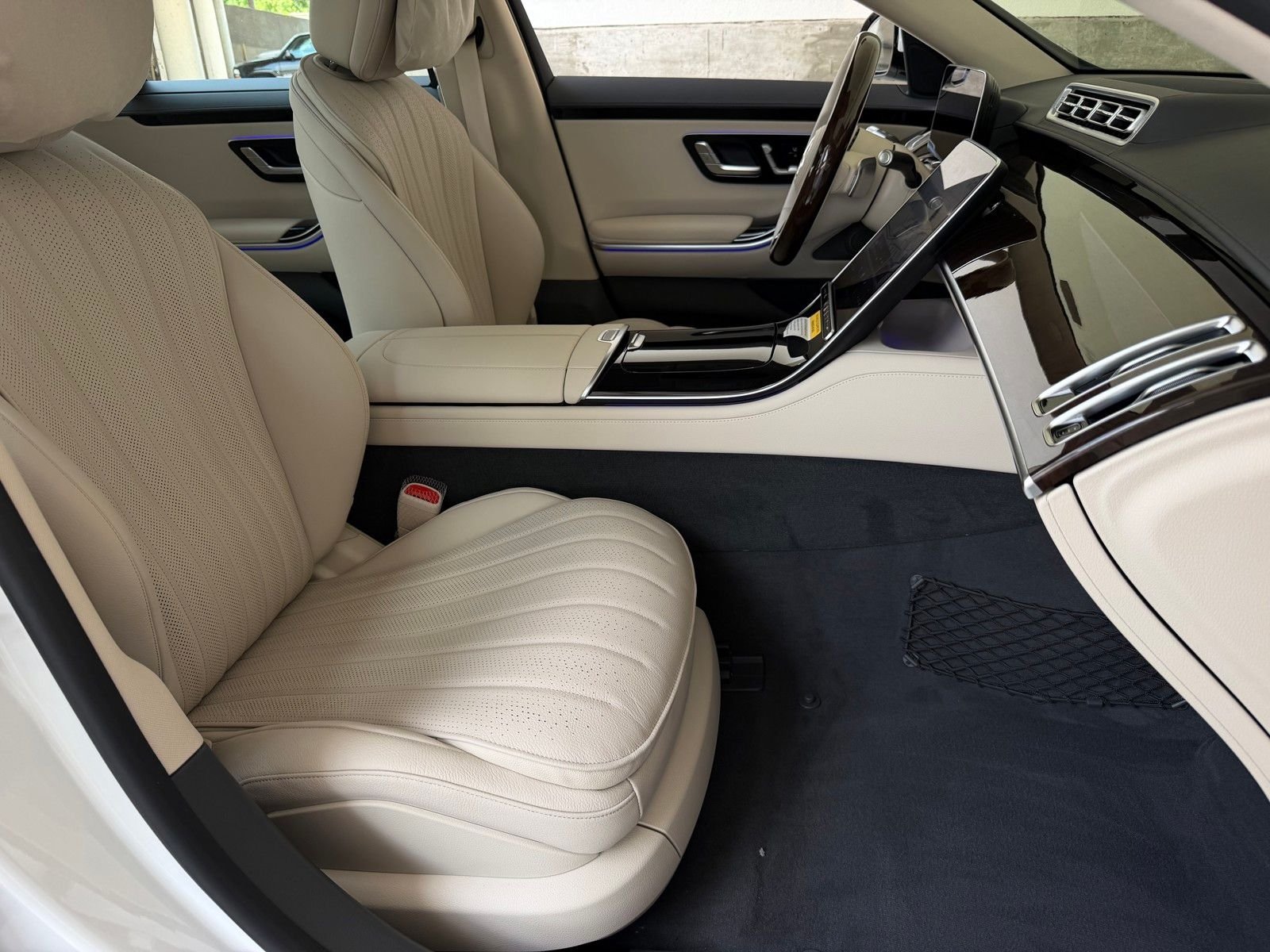 New 2026 MANUFAKTUR Moonlight White Metallic Mercedes-Benz S 500 image 16