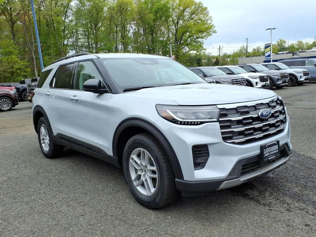 2026 Ford Explorer Active 4WD's photo