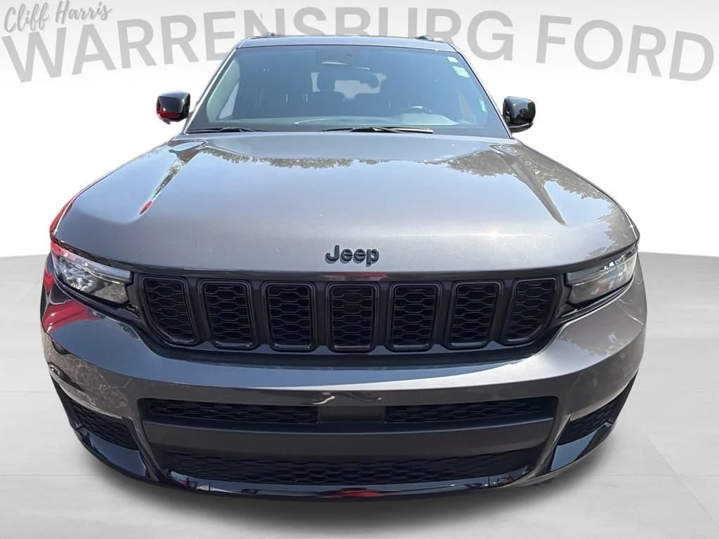 Used 2024 Metallic Jeep Limited image 2