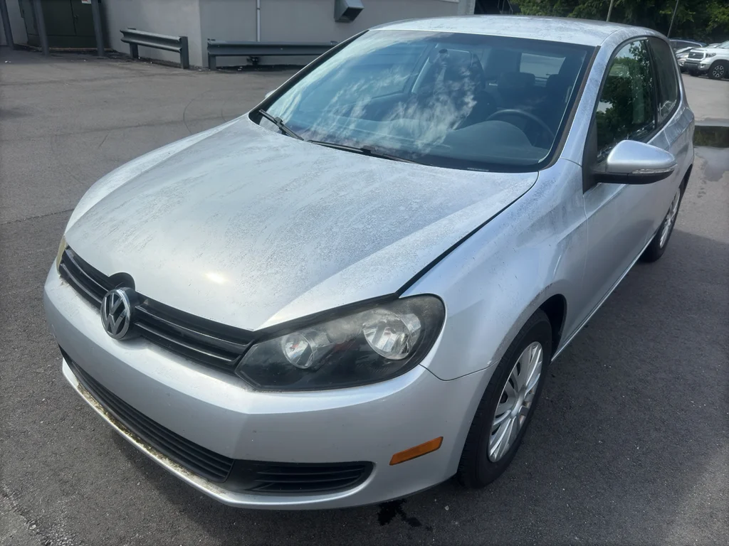 Used 2010 Reflex Silver Metallic Volkswagen 2-Door (M5) image 2