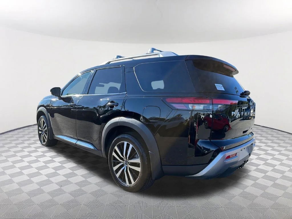 Used 2025 Black Nissan Platinum image 7