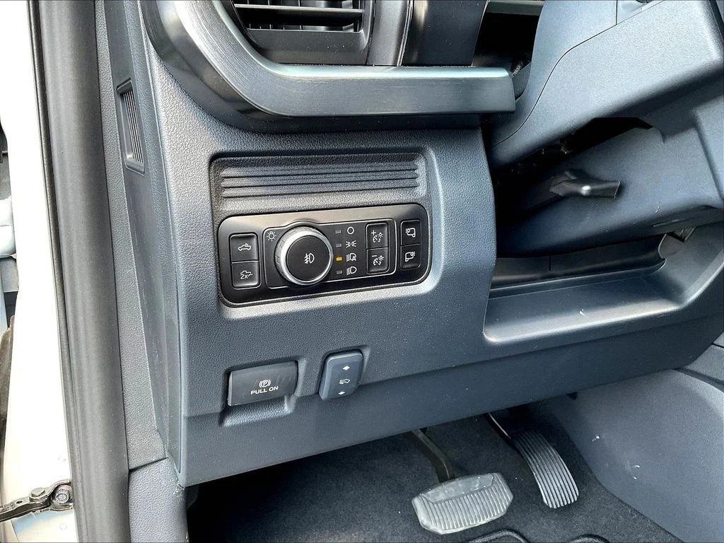 New 2026 Avalanche Ford F-250® Lariat® image 32