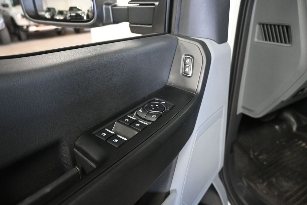 New 2026 Oxford White Ford XL image 12