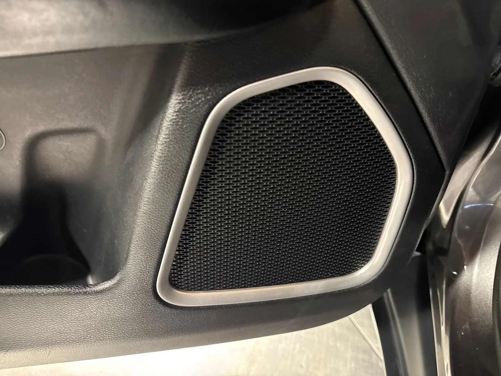 Used 2018 Granite Crystal Metallic Clearcoat Jeep Sport image 16