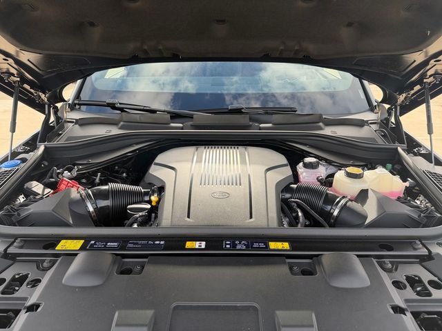 New 2026 Santorini Black Land Rover Dynamic SE image 19