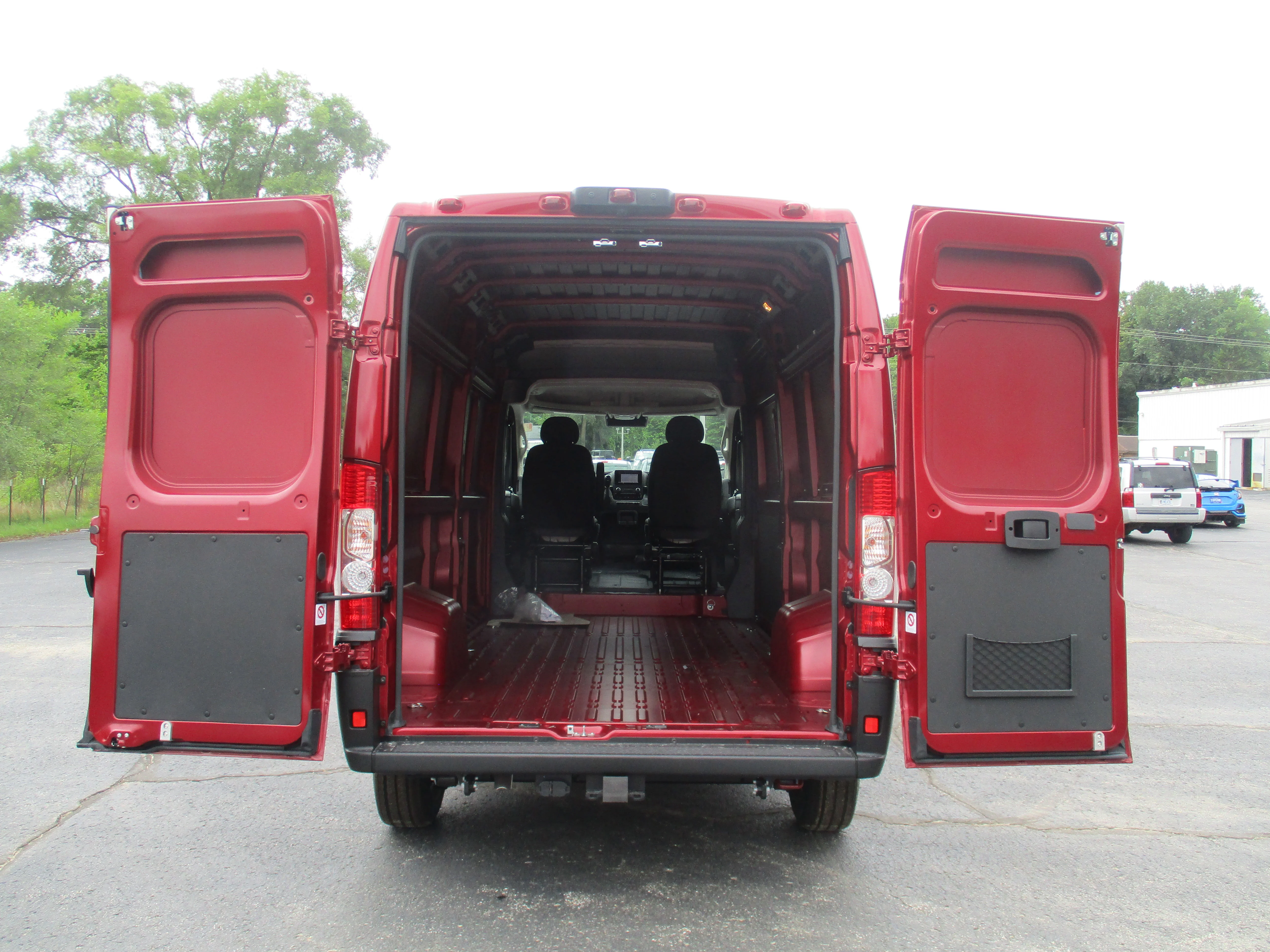 New 2026 Deep Cherry Red Crystal Pearl-Coat Exterior Paint RAM Tradesman 2500 High Roof 159 WB image 12