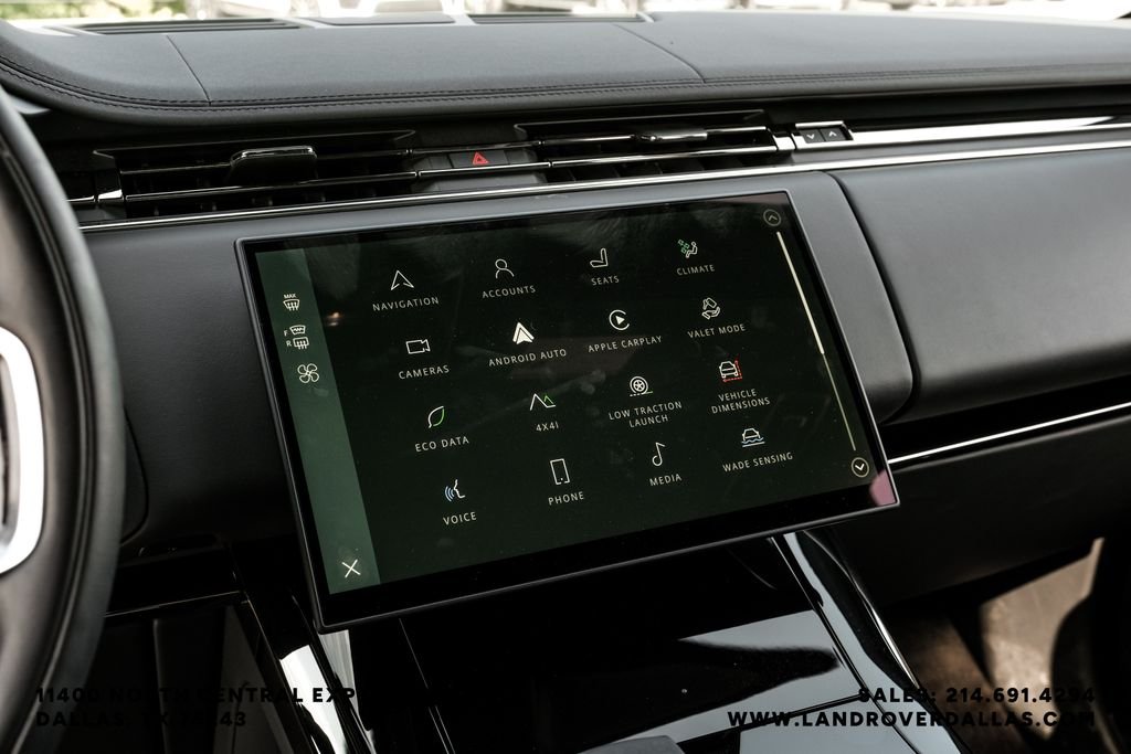 Used 2025 Santorini Black Metallic Land Rover SE image 30