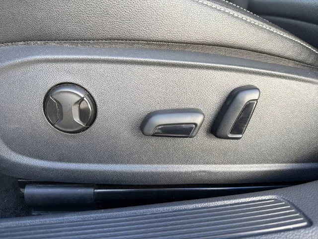 Certified Used 2024  Volkswagen 1.5T SE image 20