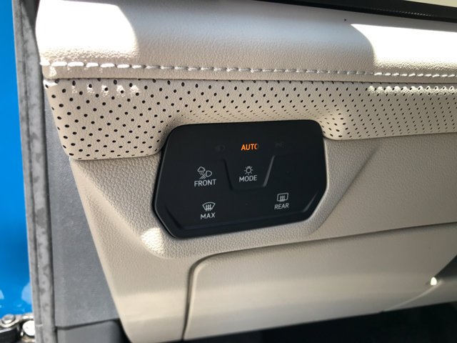 New 2026 Mountain Lake Blue Metallic Volkswagen 2.0T SEL image 15
