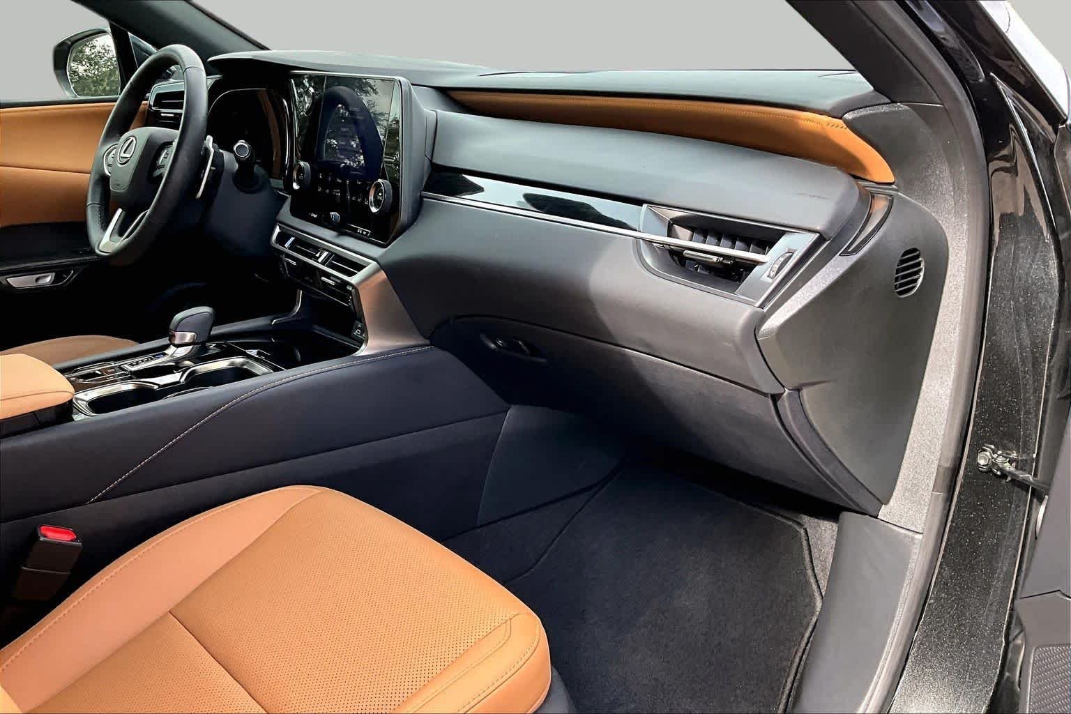 Certified Used 2025 CAVIAR Lexus  image 19
