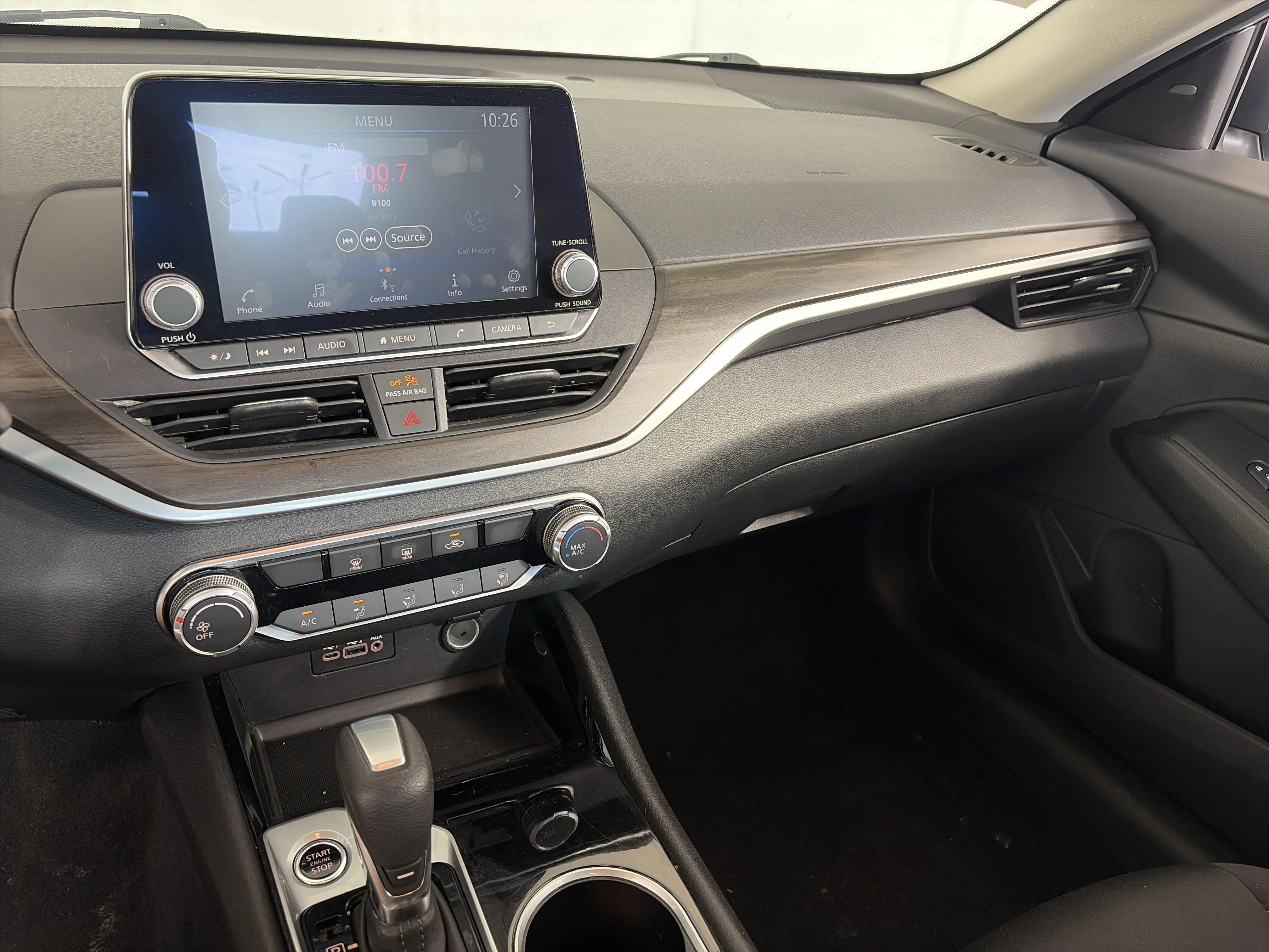 Used 2024 Brilliant Silver Metallic Nissan 2.5 SV image 4