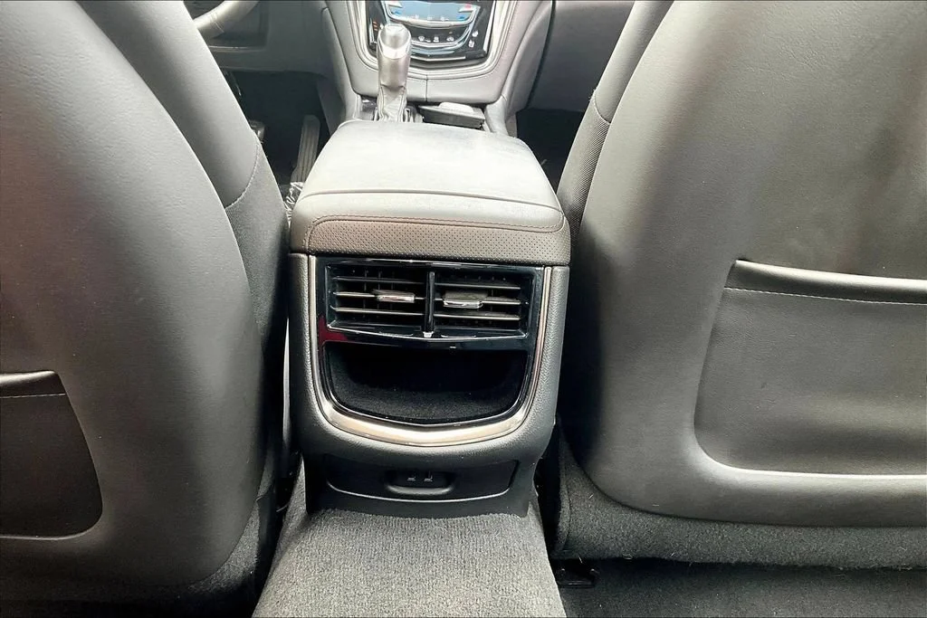 Used 2018 RADIANT SILVER METALLIC Cadillac Luxury AWD image 10
