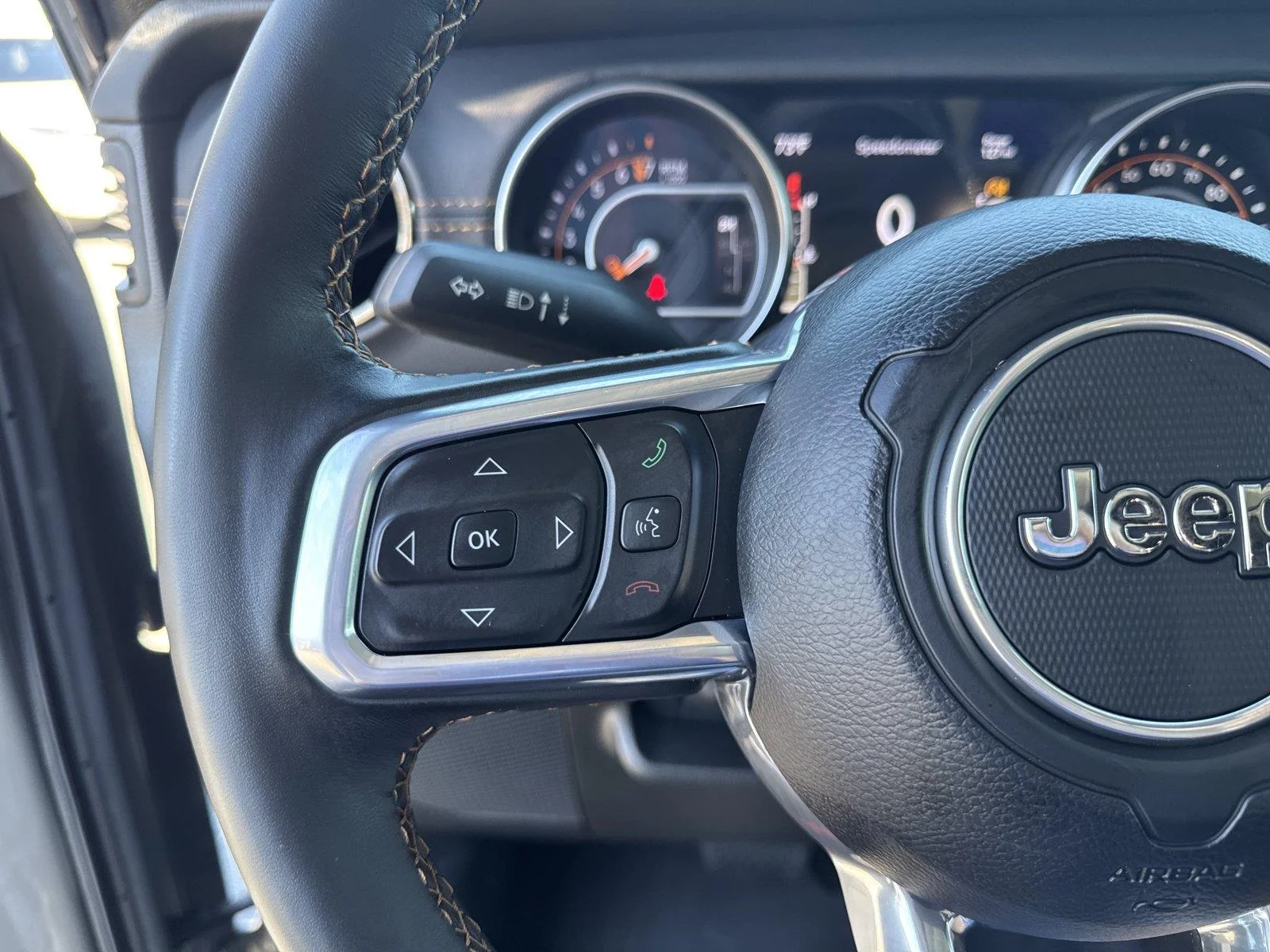 Used 2023 Sting-Gray Clearcoat Jeep High Altitude image 18