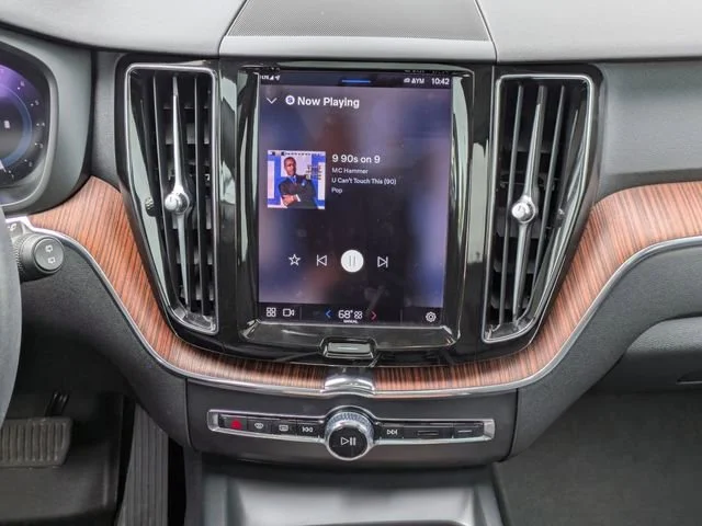 Used 2023 Gray Volvo Plus Bright Theme image 20