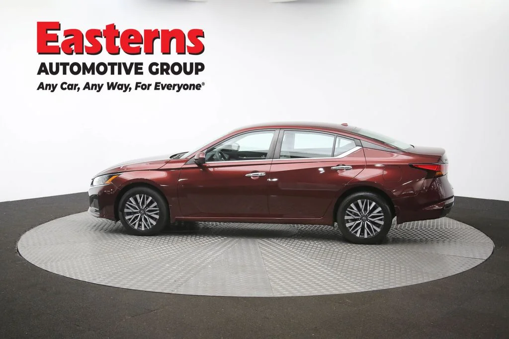 Used 2023 Red Nissan 2.5 SV image 60