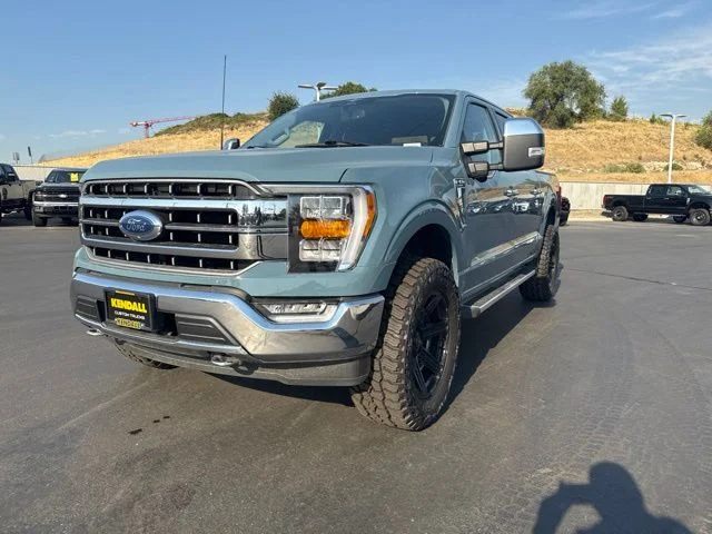 Used 2023 Blue Ford Lariat image 3