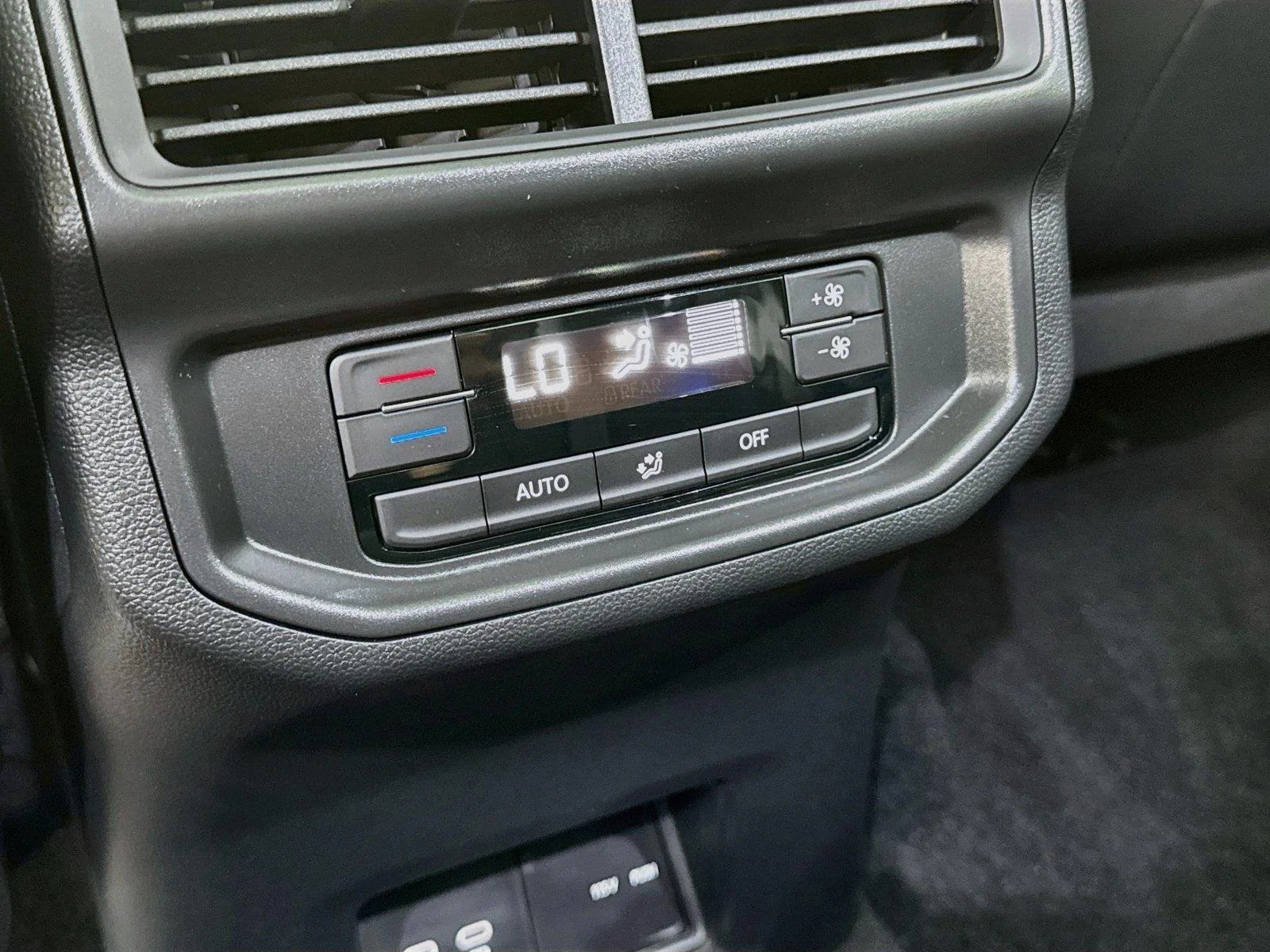 New 2027 Sandstone Volkswagen SE w/Technology image 25