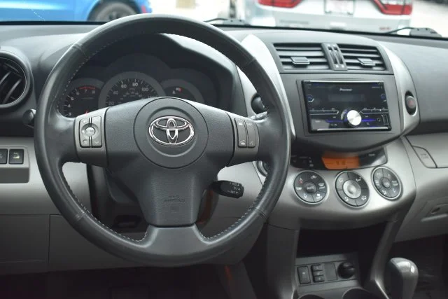 Used 2010 Blue Toyota Limited image 22