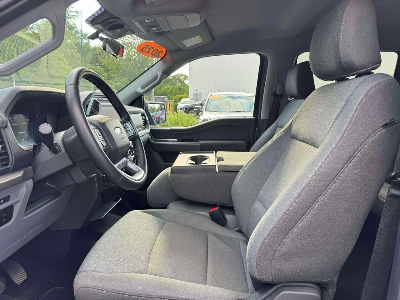 Used 2025 CARBONIZED GRAY METALLIC Ford XLT image 15