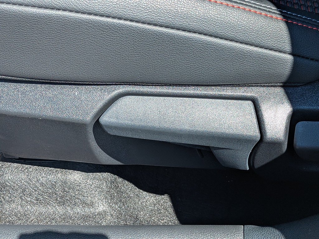 2026 Nissan KICKS SR - Photo 20